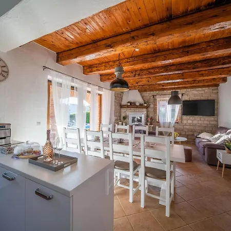 Mani By Interhome Butkovići